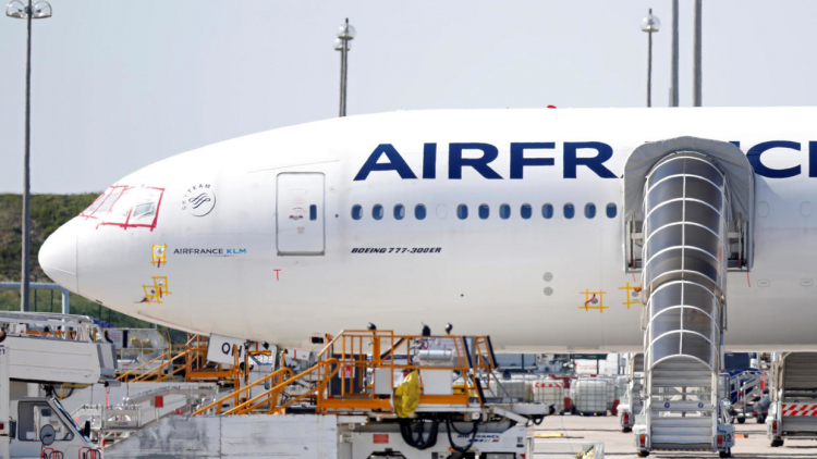 Самолет Air France обстреляли в аэропорту в Республике Конго