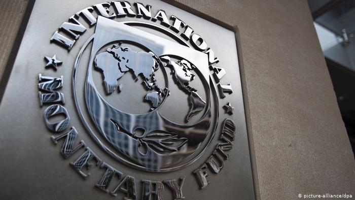 МВФ: Среди стран-экспортеров нефти региона экономика Азербайджана пострадает меньше всего
