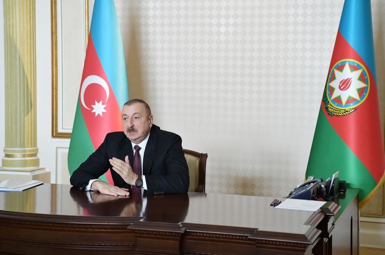 Ильхам Алиев: В нынешних условиях банки должны оказывать больше поддержки бизнесу