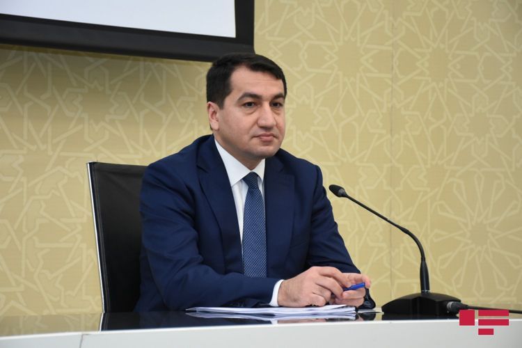Хикмет Гаджиев: "В Азербайджане будут приняты необходимые решения в связи с продлением карантина"  