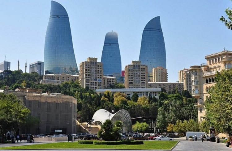 Завтра в Баку северо-западный ветер и туман