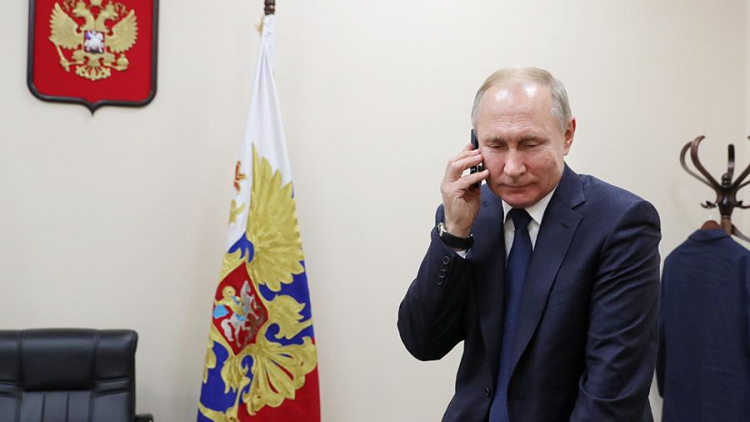Путин и Роухани обсудили опыт борьбы с пандемией

