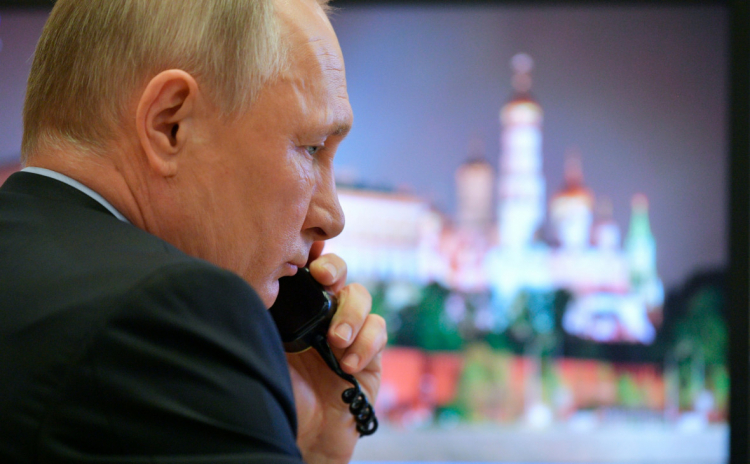 Путин и Меркель поговорили о коронавирусе, нефти и Украине