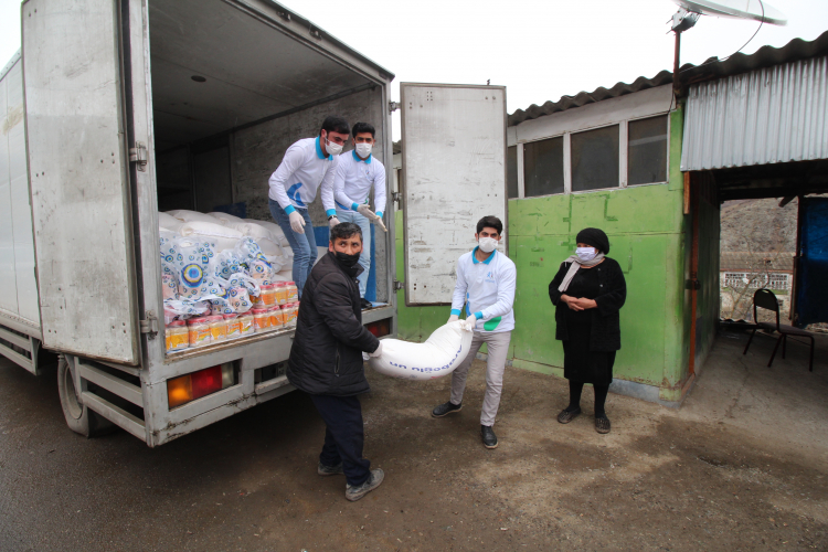 Более 5 тыс. малообеспеченных семей в Газахе получили помощь в связи с коронавирусом
 - ФОТО