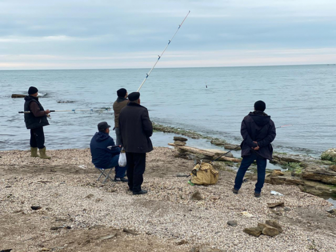 Как в Азербайджане задерживали нарушивших карантин рыбаков - ВИДЕО