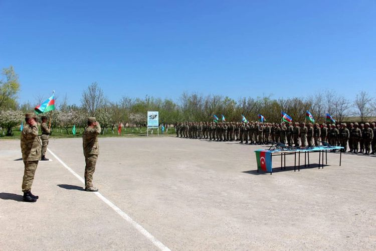 В прифронтовой зоне состоялась церемония заступления на боевое дежурство подразделений ВС Азербайджана
