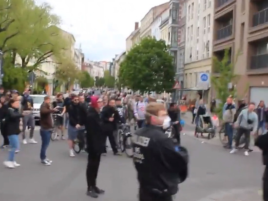 Более 100 человек задержаны в Берлине на акции протеста против карантинных мер
