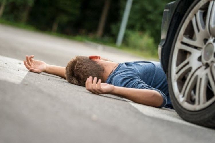 В Баку автомобиль насмерть сбил 14-летнего велосипедиста
