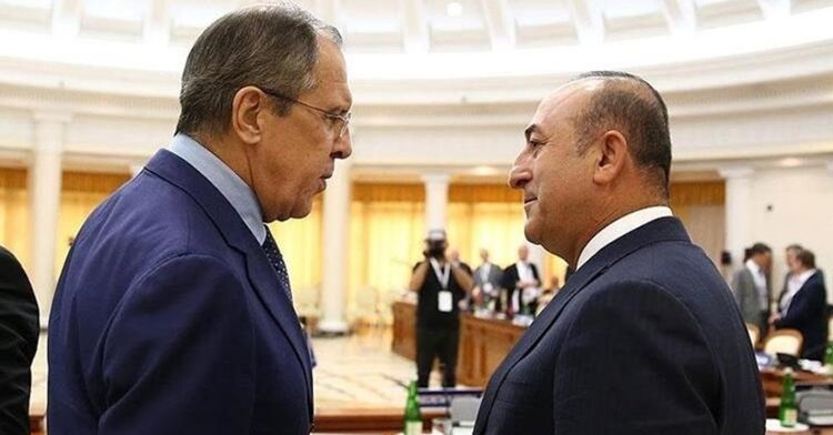 Главы МИД Турции и России провели телефонный разговор
