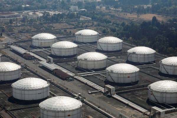 США ищут емкости для хранения еще сотен миллионов баррелей нефти