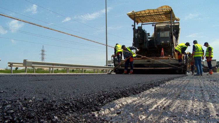 На строительство дорог в Ясамальском районе Баку выделено 2,65 млн манатов
