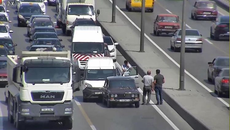 В Баку на проспекте Буниятова за 7 часов произошло 5 ДТП
