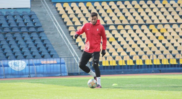 Азербайджанский клуб усилился защитником сборной Казахстана
