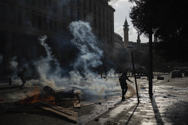 В Бейруте демонстранты ворвались в здания двух министерств