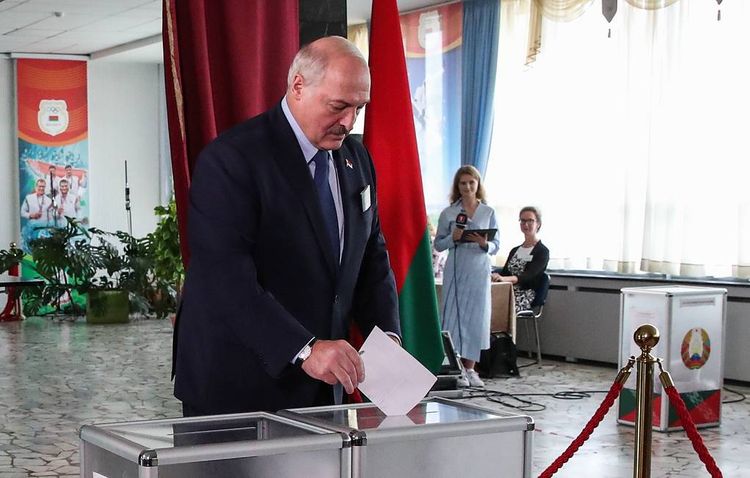 ЦИК: Лукашенко побеждает на выборах президента с 80,23%