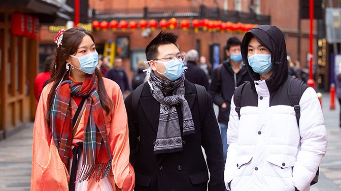 Медики назвали симптомы смертельного вируса из Китая
