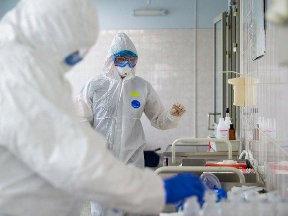 В России за сутки от коронавируса скончались 130 человек