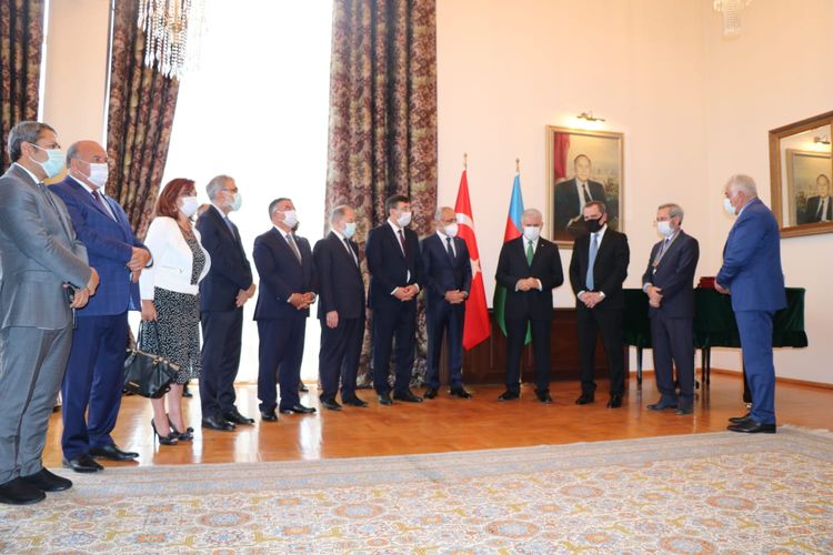 Глава МИД Азербайджана вручил ордена и медали группе турецких политиков - ФОТО