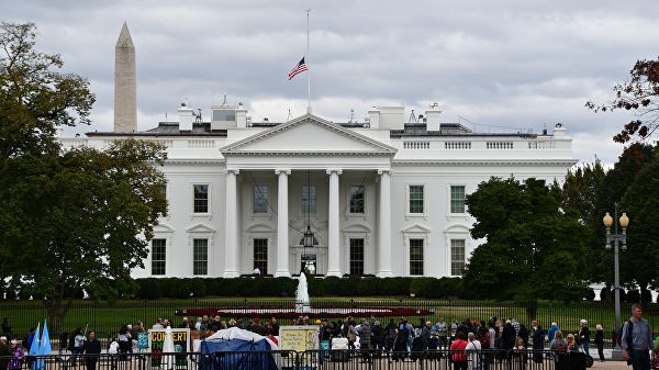 Прервавший брифинг Трампа мужчина угрожал убийством людей рядом с Белым домом
