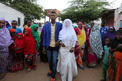 Власти Сомали собираются легализовать браки с детьми
