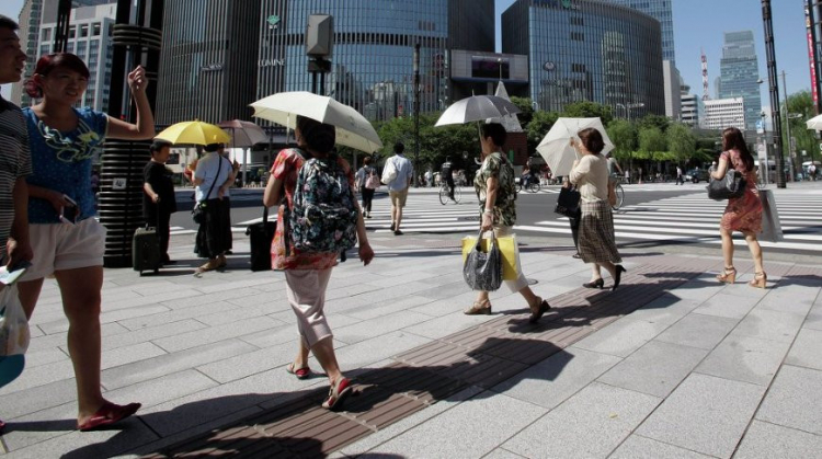 В Токио за два дня из-за жары скончались 14 человек
