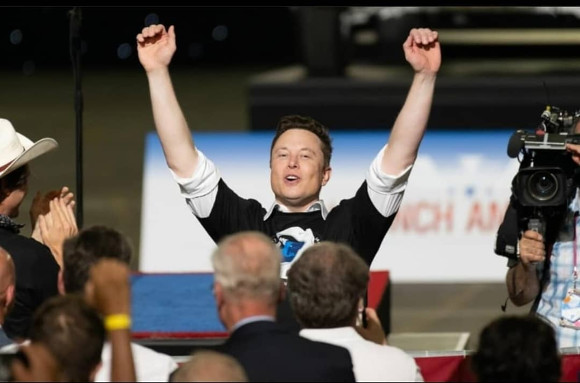 Илон Маск стал четвертым в списке миллиардеров Bloomberg
