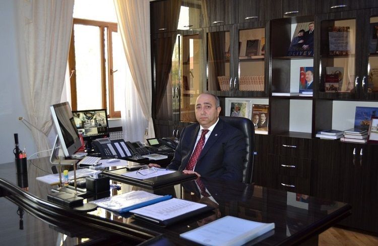 Глава ИВ Кюрдамирского района доставлен в суд

