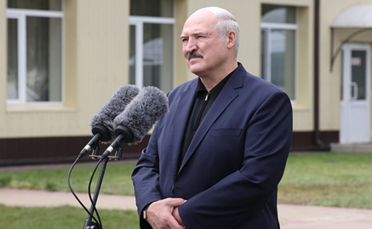 Лукашенко поблагодарил Путина и назвал его своим другом
