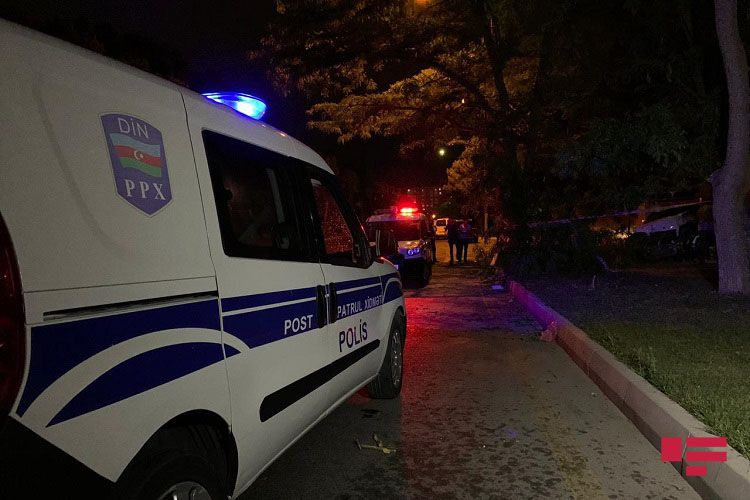 В Агдаше ВАЗ врезался в дерево: погибли 3 человека, двое тяжело ранены 