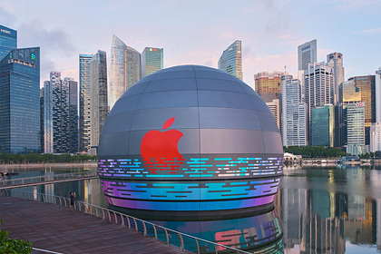 Apple открывает магазин на воде
