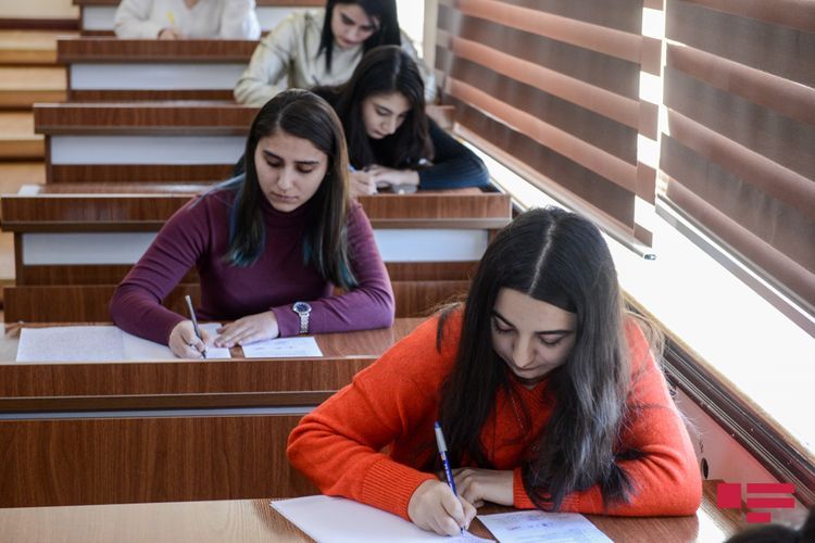 Министр: В Азербайджане ожидается принятие решения в связи с учебными курсами
