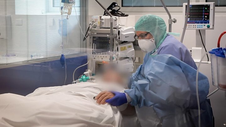 В Азербайджане названо количество тяжелобольных пациентов с коронавирусом