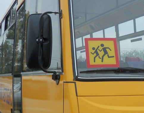 "В Баку для учащихся школ должны быть выделены специальные автобусы" - эксперт