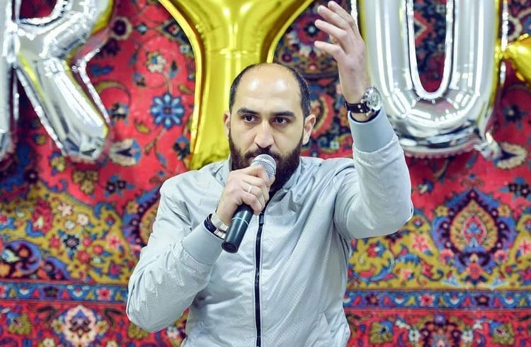 В Азербайджане скончался известный исполнитель мейханы