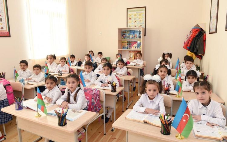В Азербайджане 15 сентября начнутся занятия в начальной школе

