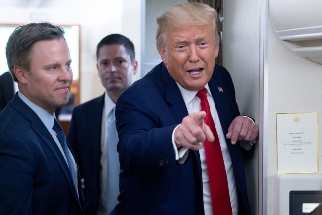 Трамп обвинил членов конгресса в утечках секретных данных