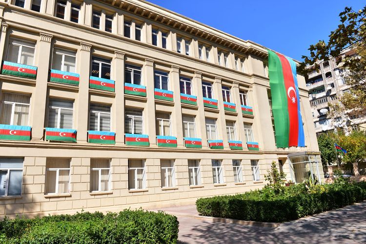 Минобразования Азербайджана приостанавливает прием граждан до 28 декабря
