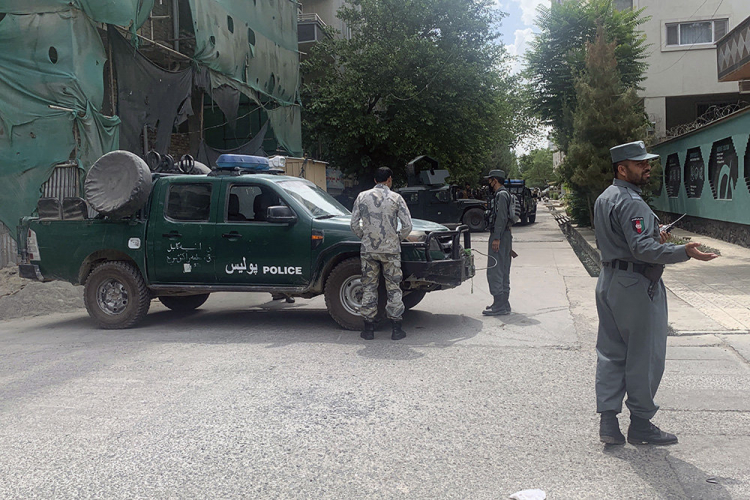 Автомобиль российского посольства подорвался в Кабуле