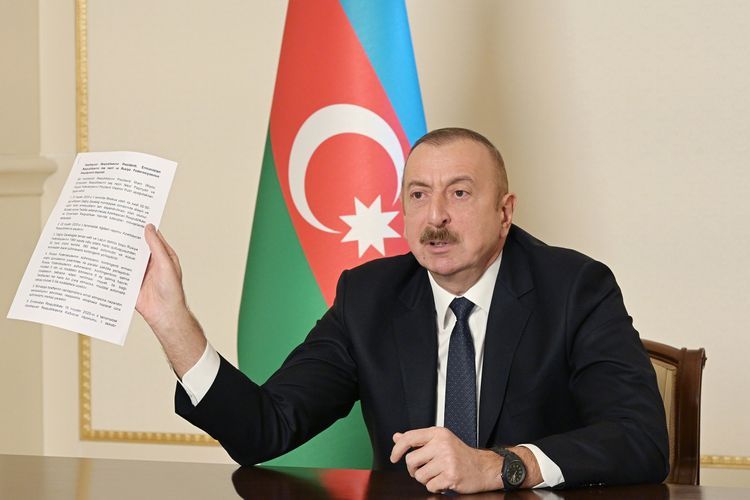Ильхам Алиев обнародовал уничтоженную и взятую в качестве трофея вражескую технику