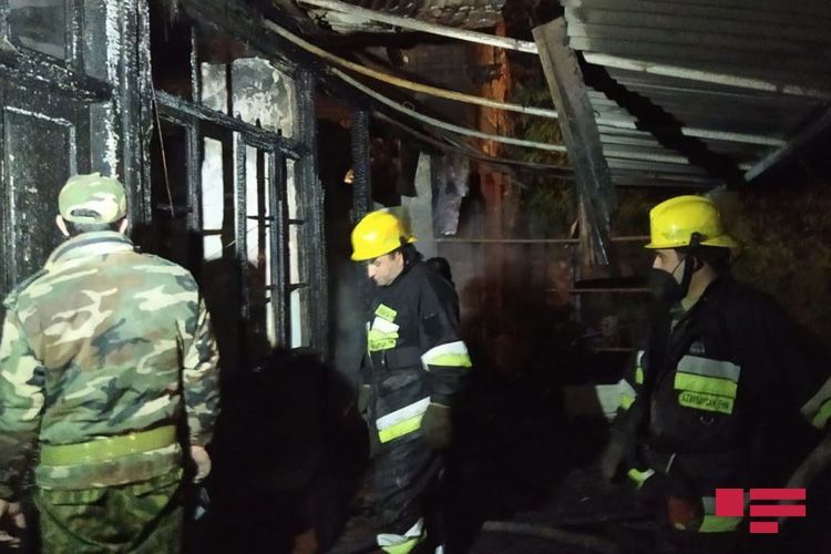 В Геранбое сгорел дом: один человек погиб, еще один госпитализирован - ОБНОВЛЕНО - ФОТО