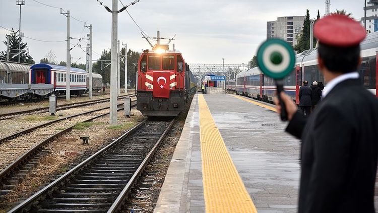 Из Стамбула впервые отправлен грузовой поезд в Китай
