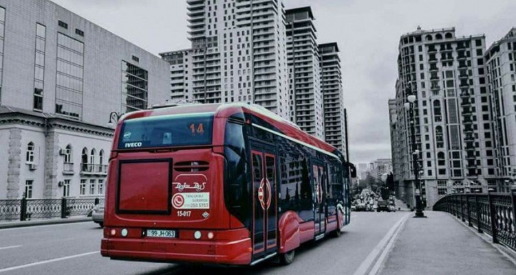 В Азербайджане общественный транспорт приостанавливает движение по выходным до 31 января