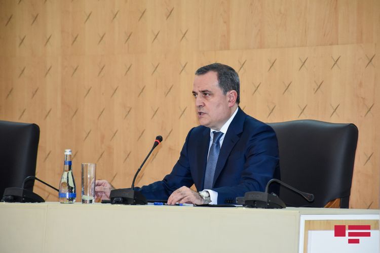 Глава МИД Азербайджана отправился с официальным визитом в Иран