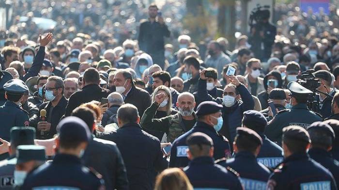 В Ереване началось шествие с требованием отставки Пашиняна

