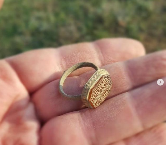 Древний мусульманский перстень обнаружили на Украине - ФОТО