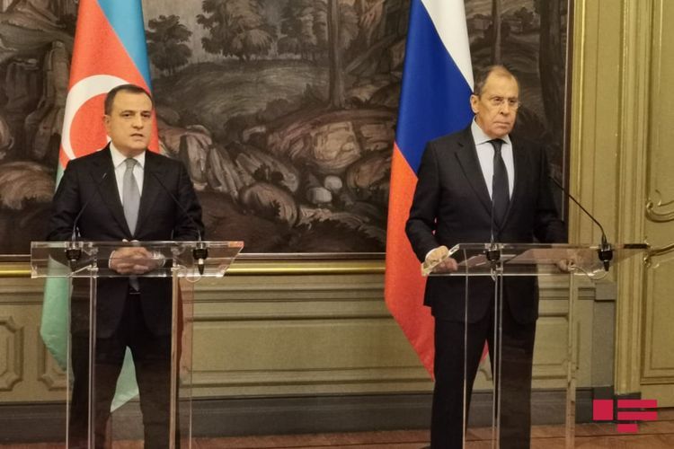 Главы МИД России и Азербайджана провели телефонные переговоры