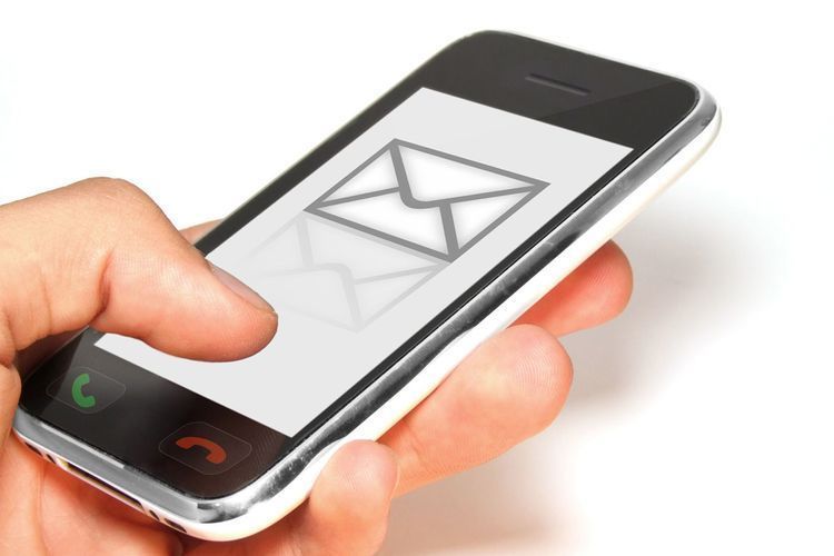 В Азербайджане вновь вводится система СМС-разрешений для выхода из дома