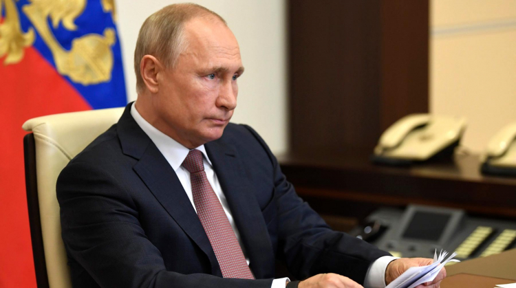 Путин пообещал привиться российской вакциной от коронавируса
