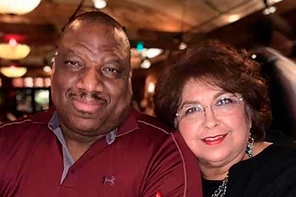 В США семейная пара умерла от осложнений COVID-19 с разницей в две минуты
