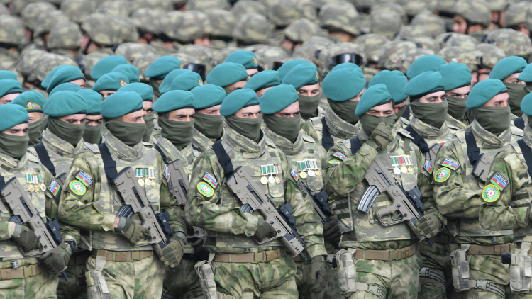 Военнослужащие ВС Азербайджана награждены медалью "Отважный боец"